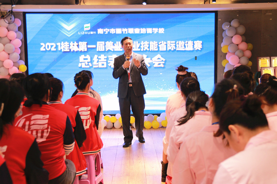 1635585933358389.jpg 校長講話.JPG